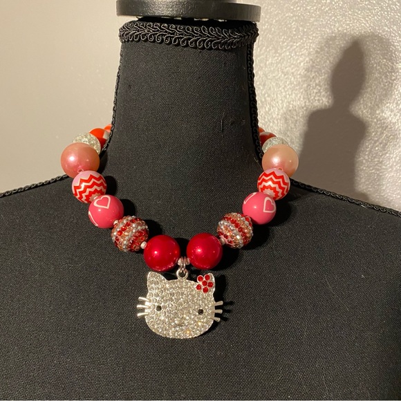 Hello Kitty Rhinestone and chunky bead hearts necklace - Picture 1 of 8